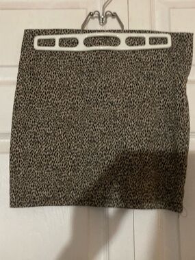 Wet Seal Leopard-Print Mini Skirt in Beige and Black M